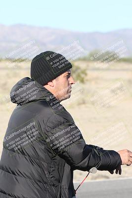 media/Jan-15-2026-Racers Edge (Thu) [[dfebeb70ab]]/1-Around the Pits-Track Walk/